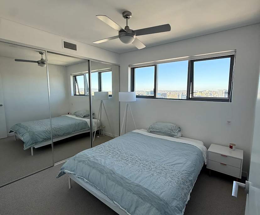 Furnished room in a flatshare