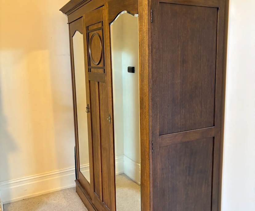 Room in a share house