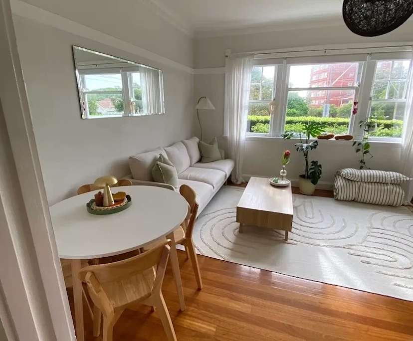 Furnished room in a flatshare