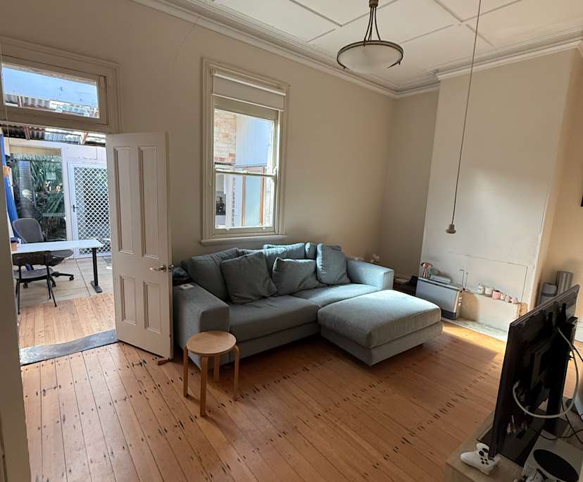 Room in a share house