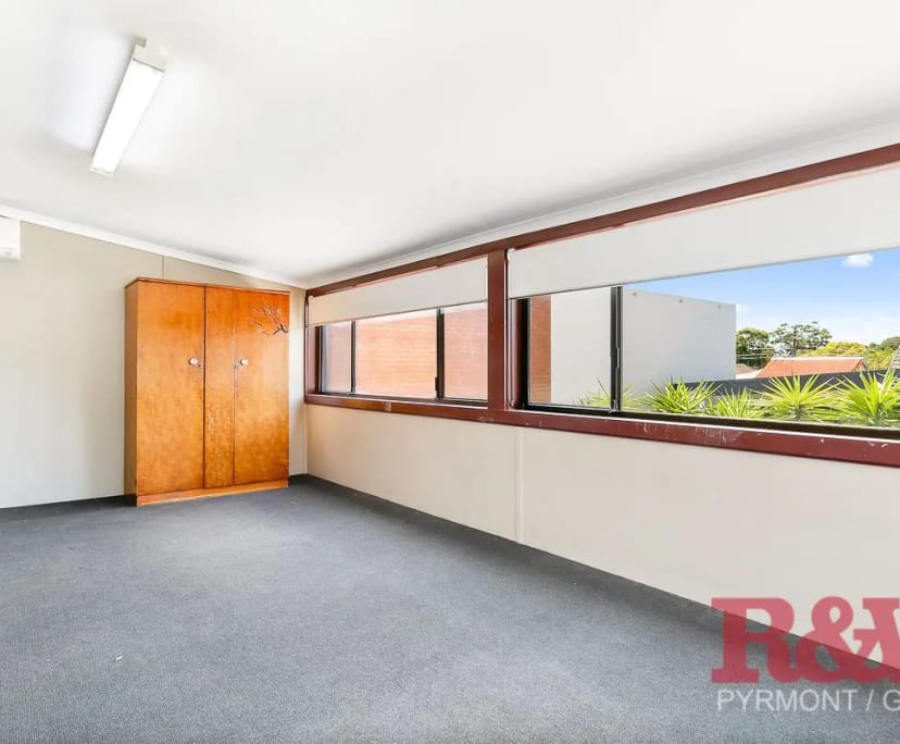 $350, 1-bed, 1 bathroom, Tempe NSW 2044
