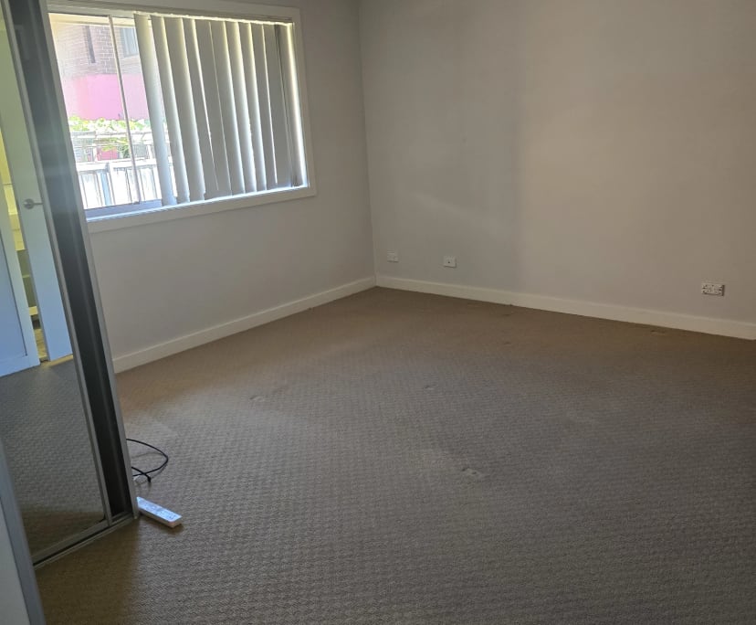 Unfurnished room with ensuite in a flatshare