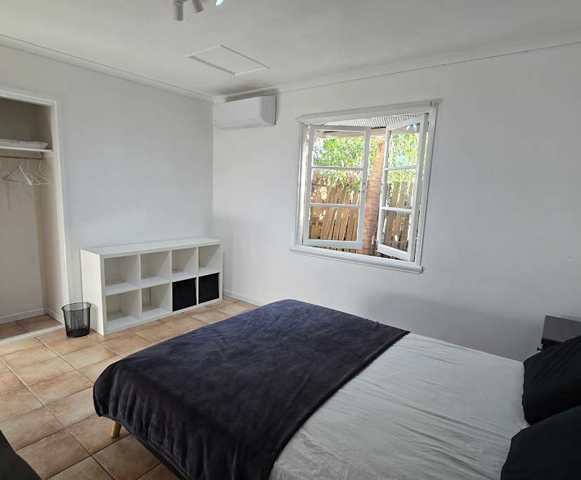 $400, Share-house, 6 bathrooms, Parramatta Park QLD 4870