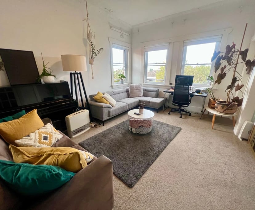 Furnished room in a share house