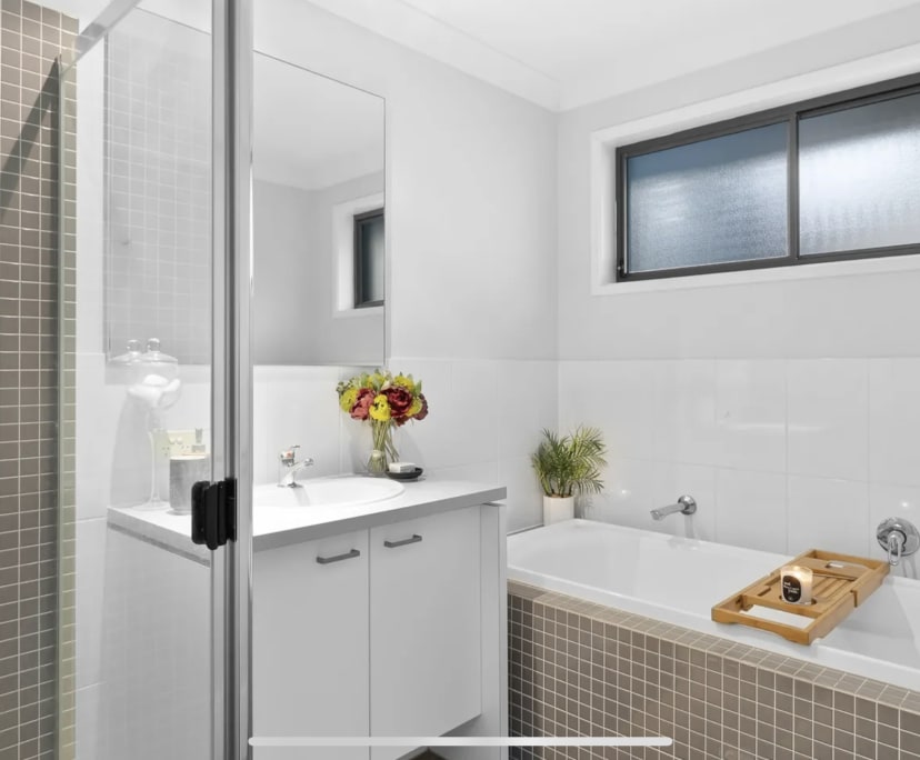 $265, Share-house, 6 bathrooms, Molendinar QLD 4214