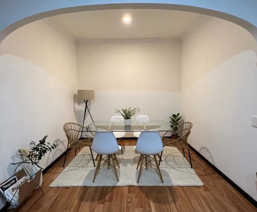 Furnished room in a flatshare