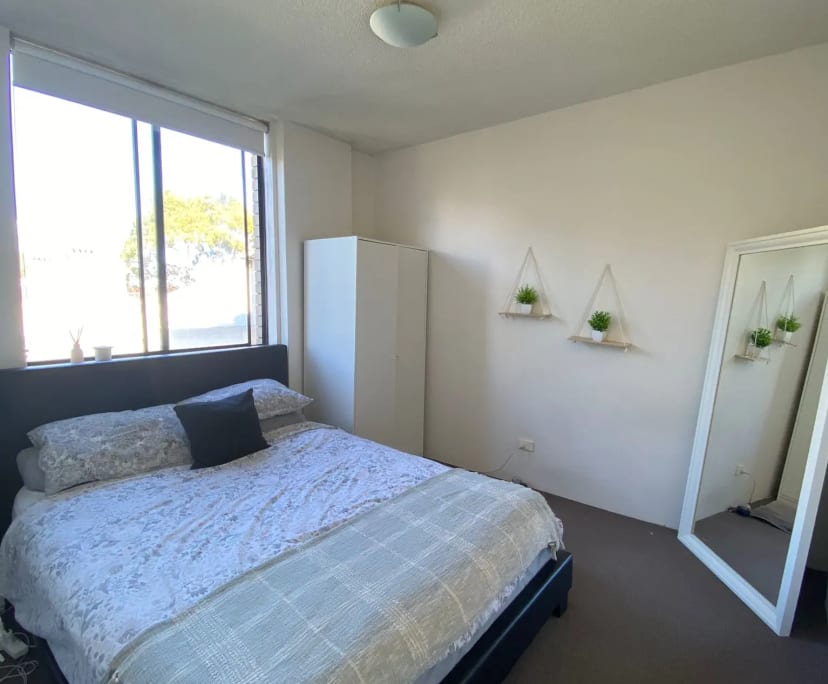 Furnished room in a flatshare