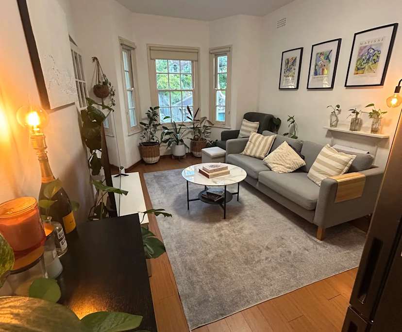 Furnished room in a flatshare