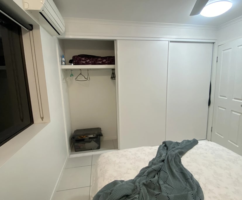 Furnished room in a flatshare