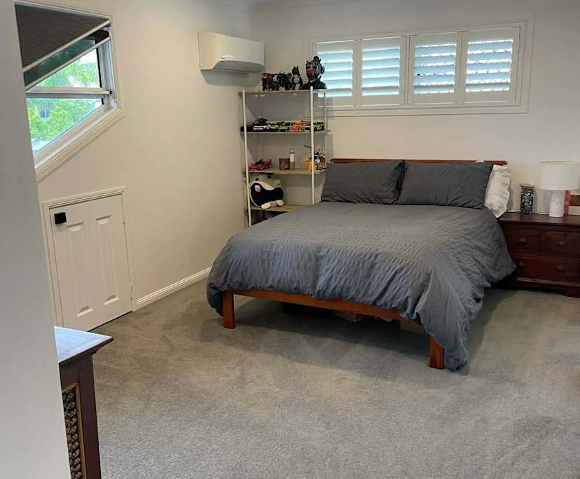 $350, Share-house, 5 bathrooms, Runaway Bay QLD 4216