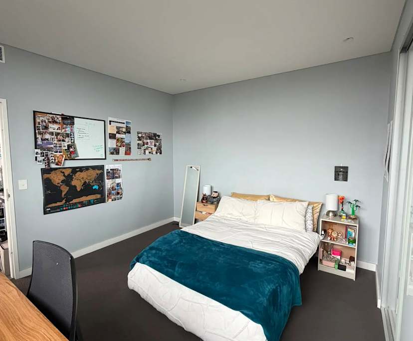 Furnished room in a flatshare