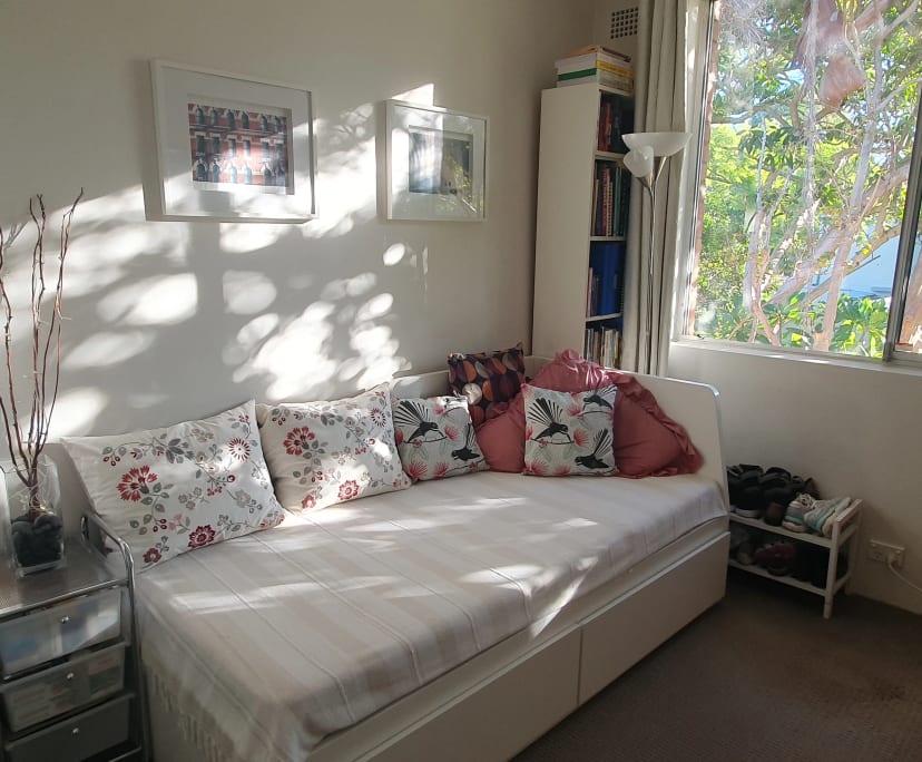Furnished room in a flatshare