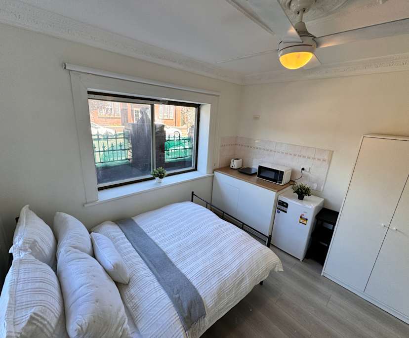$500, Studio, 1 bathroom, Enmore NSW 2042