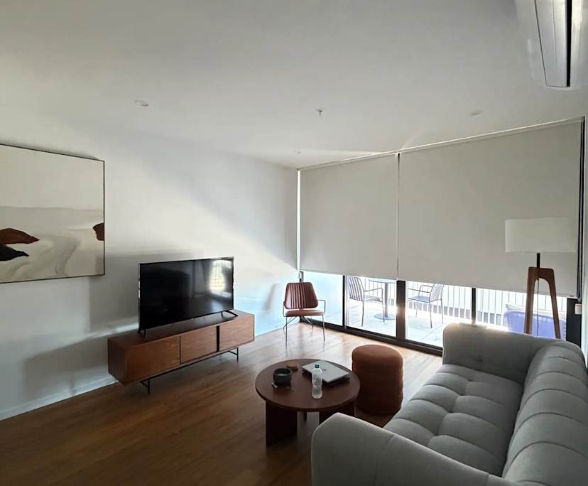 $800, 1-bed, 1 bathroom, Woolloongabba QLD 4102