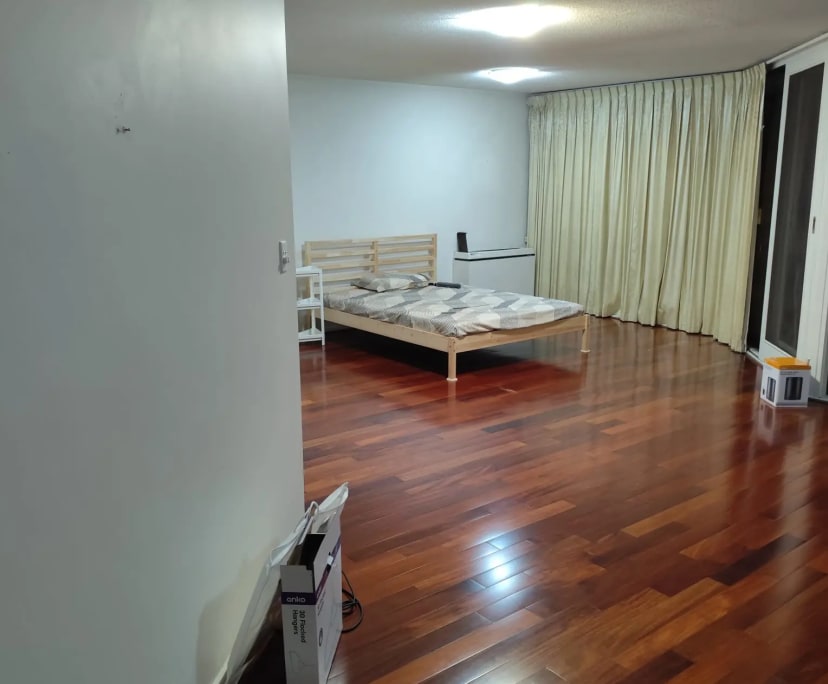 Furnished room in a flatshare