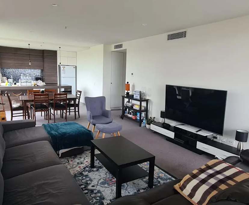 Unfurnished room in a flatshare