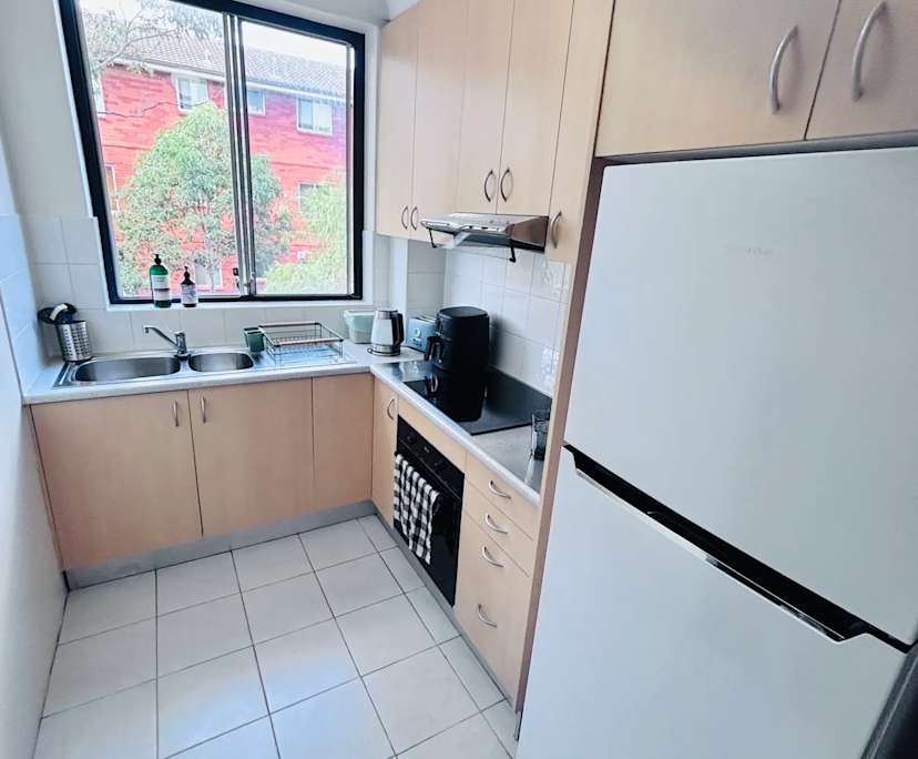 Furnished room in a flatshare