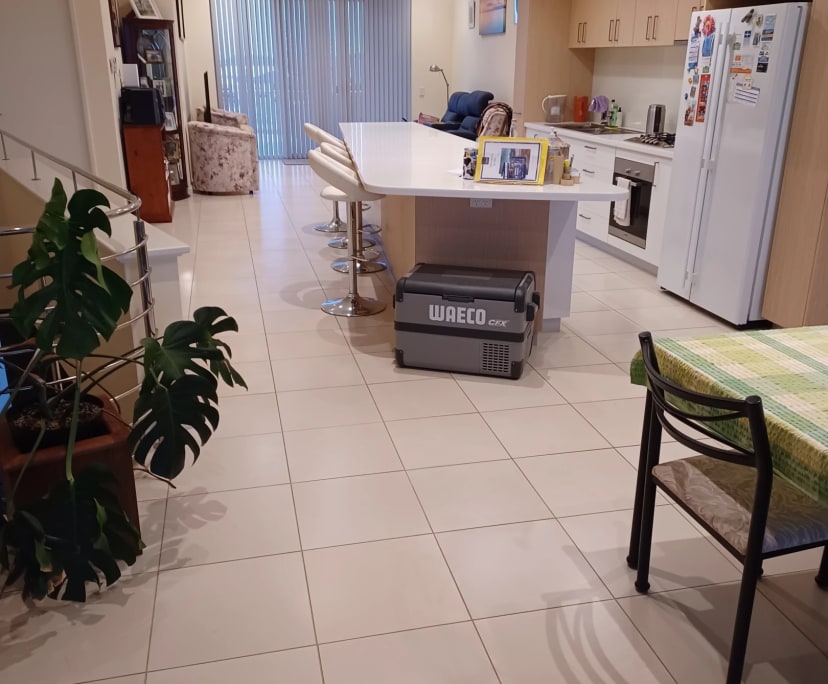 $300, Homestay, 4 bathrooms, Wannanup WA 6210