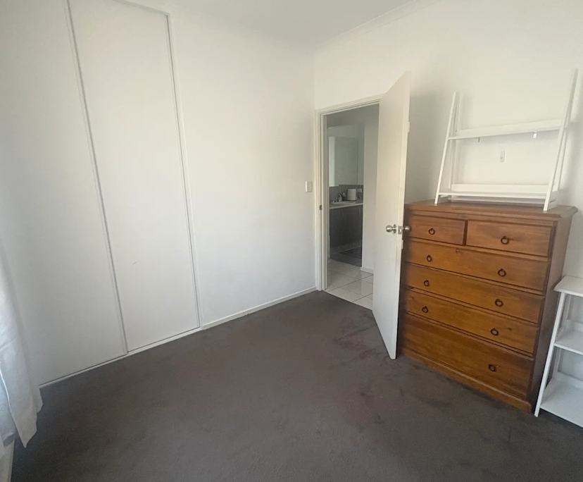 Room in a share house