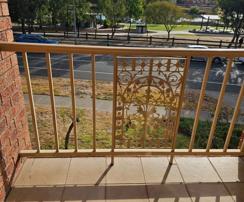 Room for Rent in Taylors Lakes, Melbourne 300, Fu...