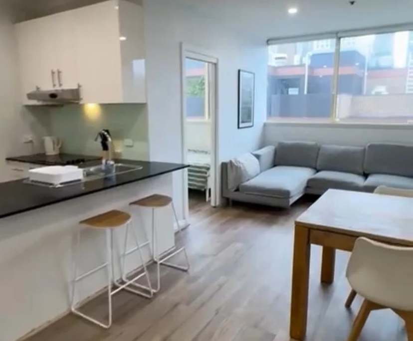 Furnished room in a flatshare