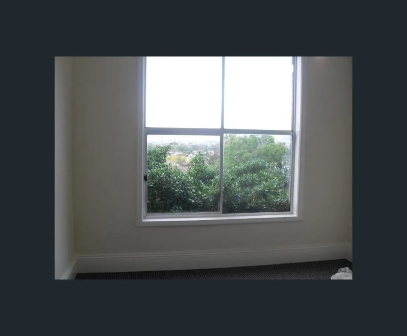 Room in a share house