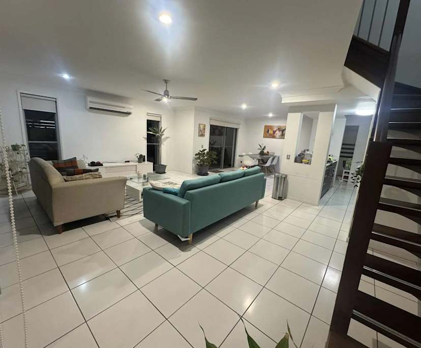 Room in a share house