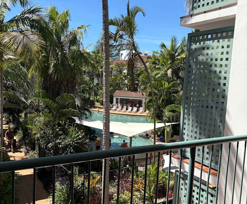 Furnished room in a flatshare