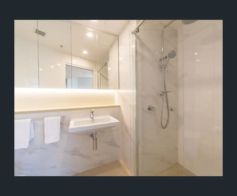$650, 1-bed, 1 bathroom, Brisbane City QLD 4000
