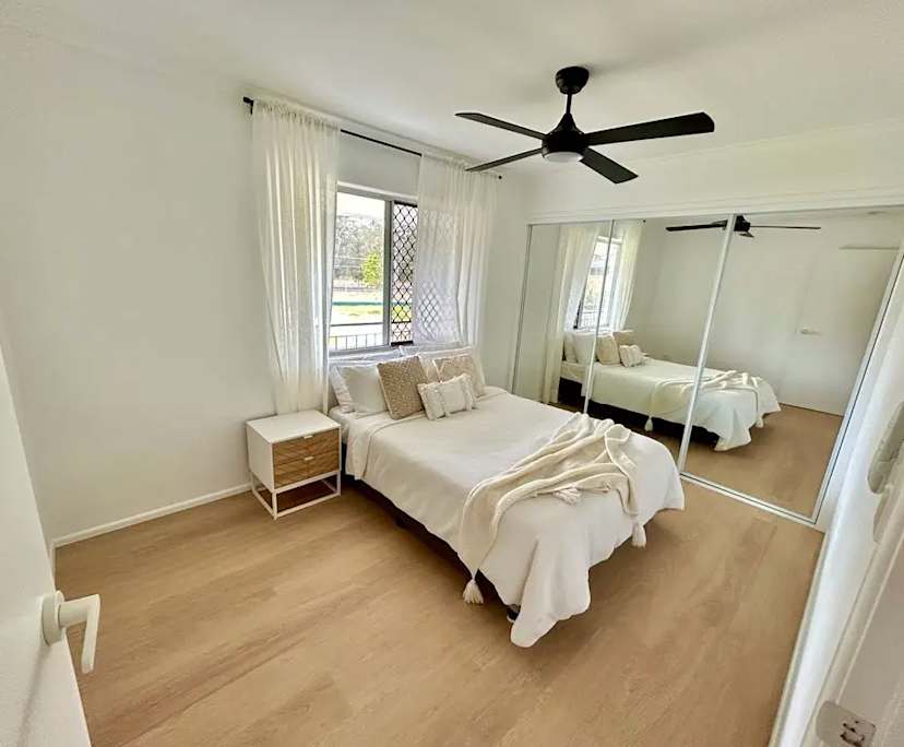 Furnished room in a share house