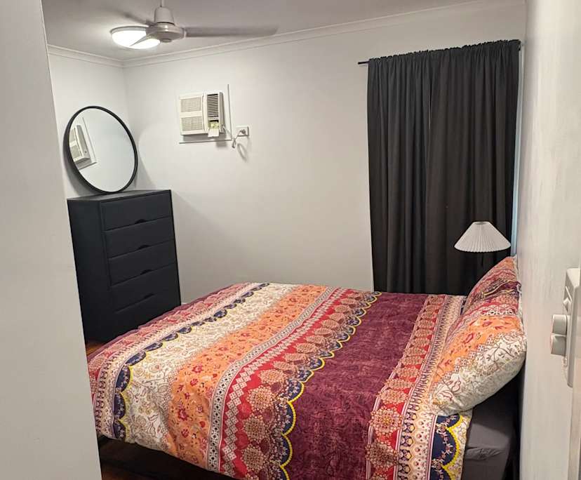 Room in a share house