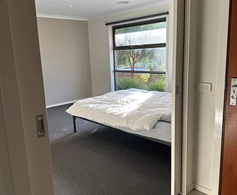 $300, Homestay, 3 bathrooms, Ocean Grove VIC 3226