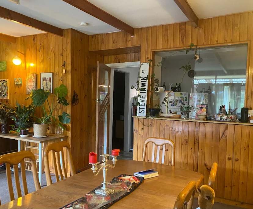 Room in a share house