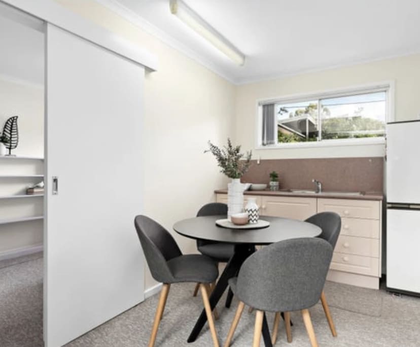 Room for Rent in Hawker, Canberra 300, Unfurnishe...