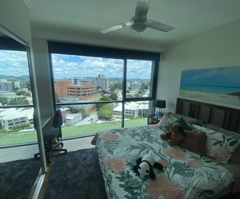 $350, Flatshare, 2 bathrooms, Spring Hill QLD 4000