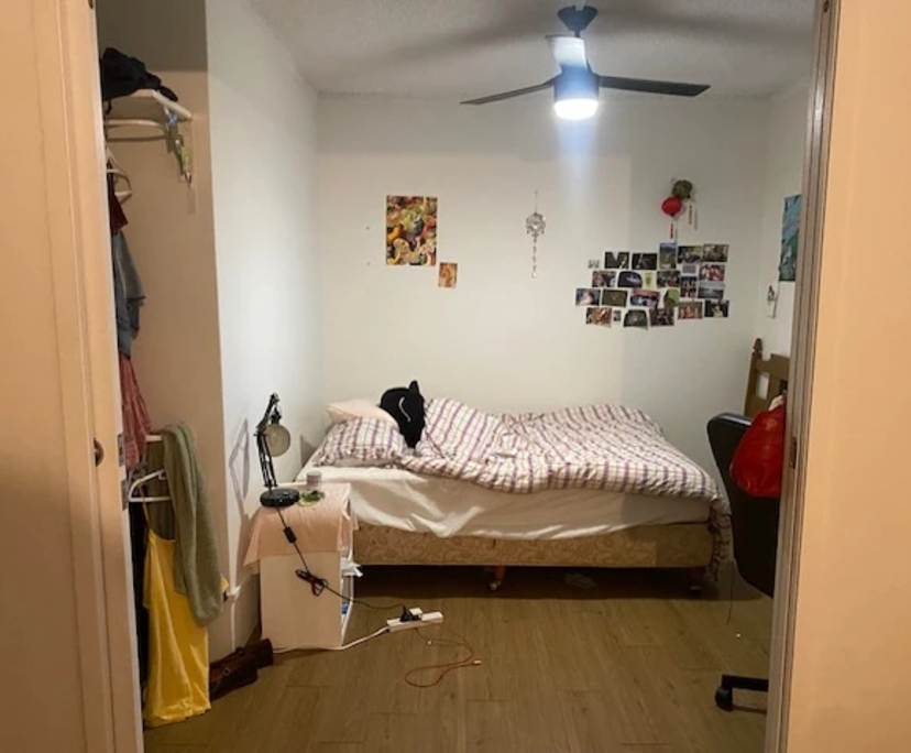 Furnished room in a flatshare