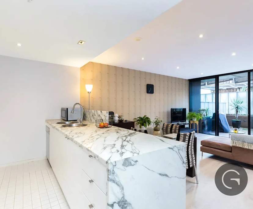 Furnished room in a flatshare