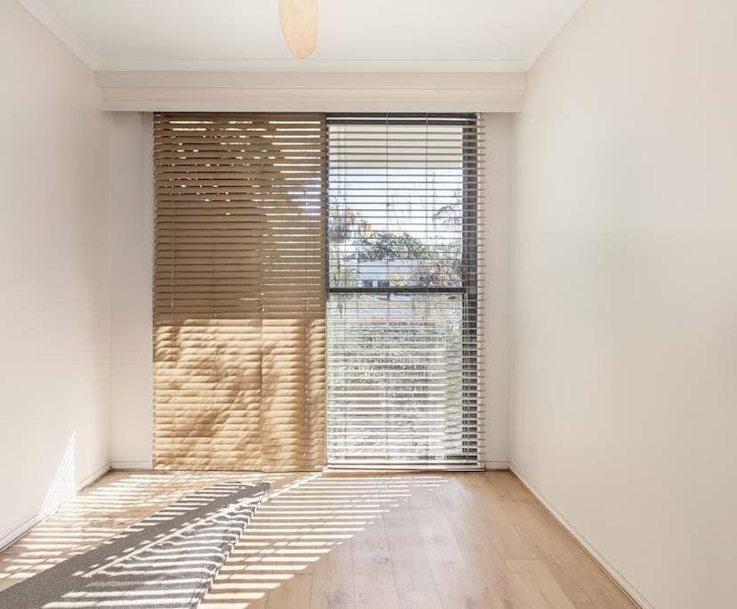 Unfurnished room in a flatshare