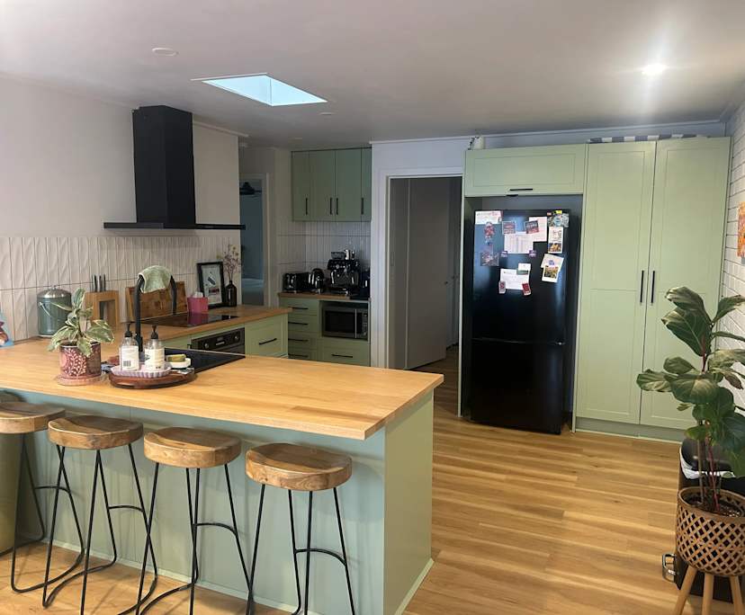 Furnished room in a flatshare