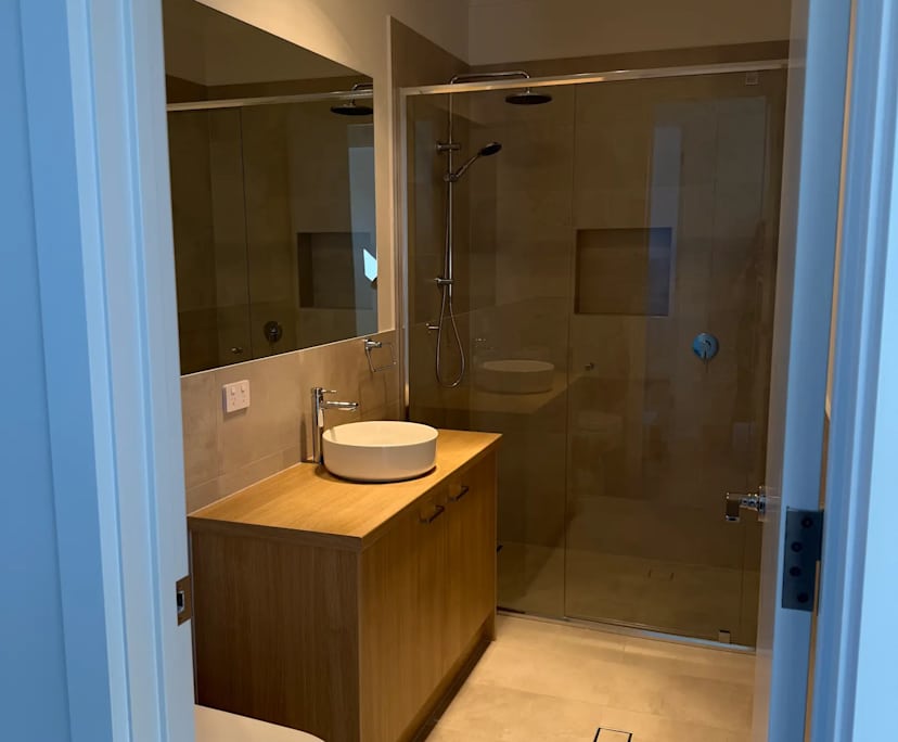 Unfurnished room with own bathroom