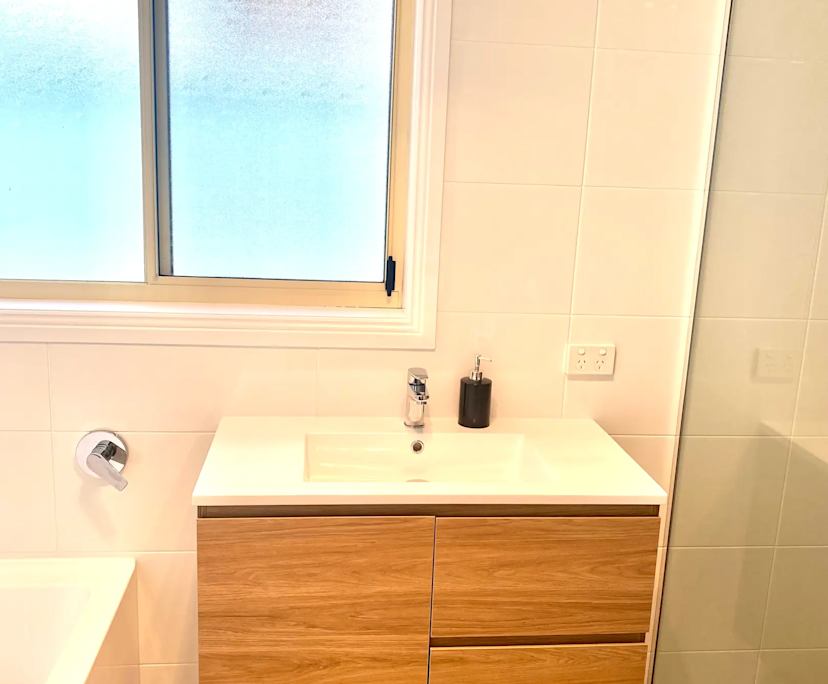 $300, Share-house, 3 bathrooms, Forster NSW 2428