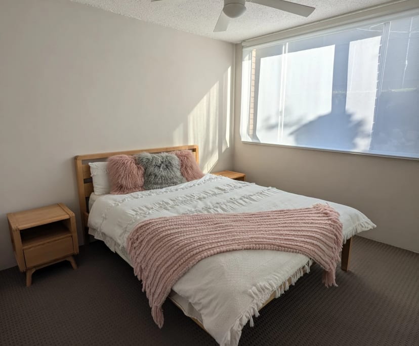 Furnished room in a flatshare
