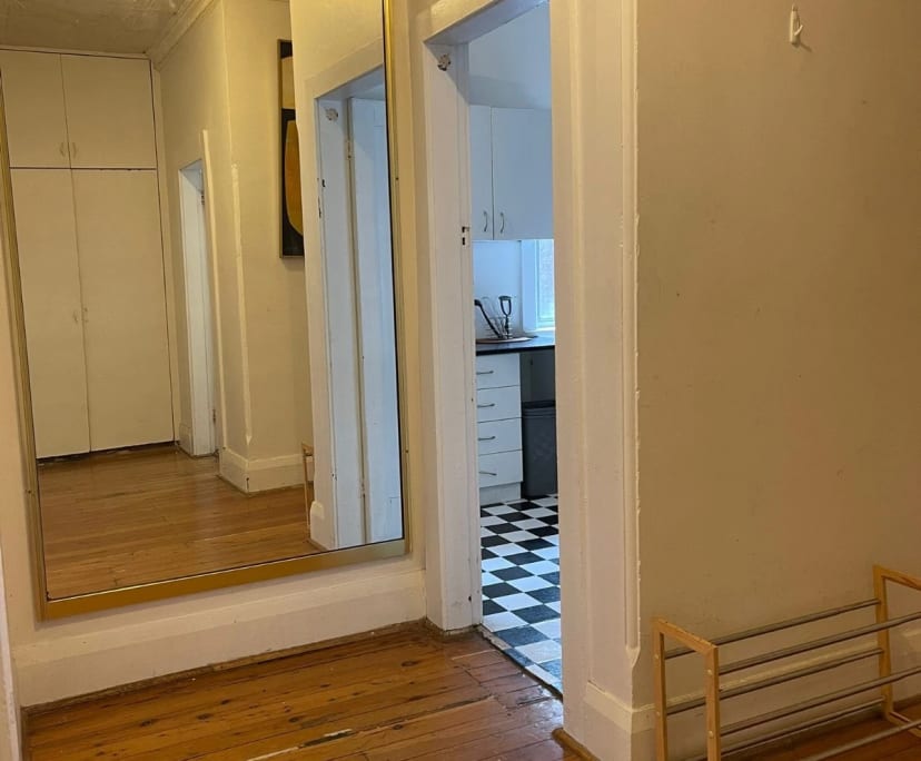 Furnished room in a flatshare