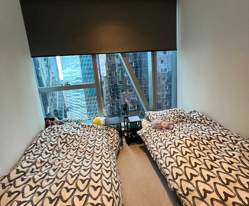 Furnished room in a flatshare