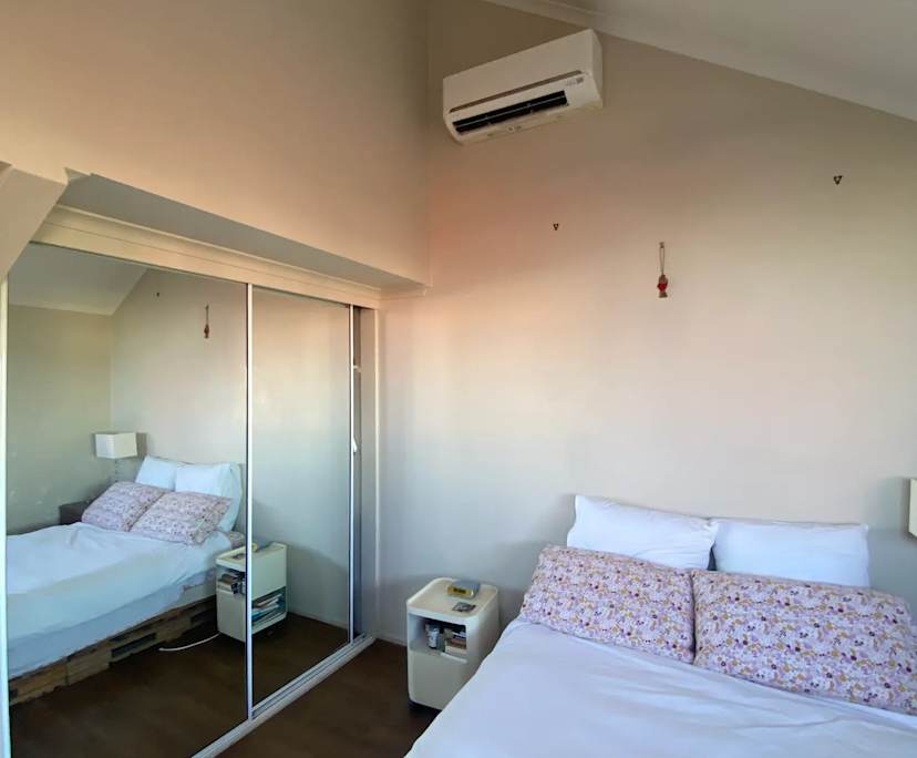 Room in a share house