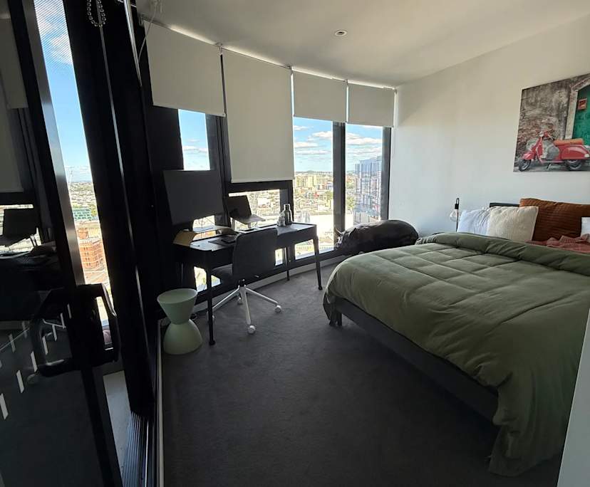 Furnished room in a flatshare