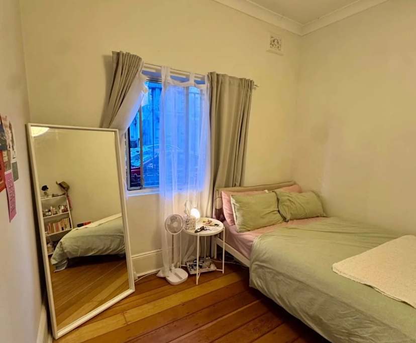 Room in a share house