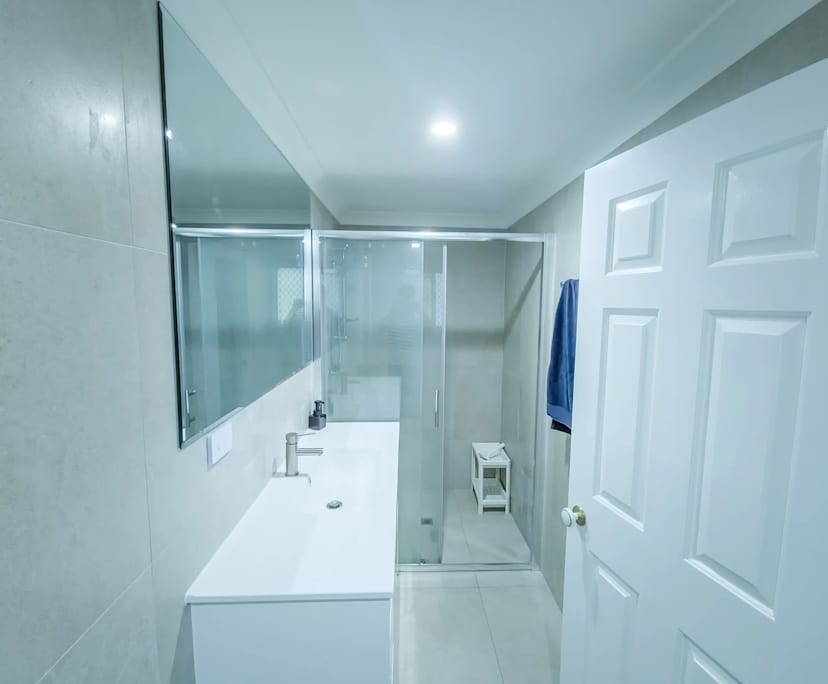 $350-400, Share-house, 2 rooms, Carindale QLD 4152, Carindale QLD 4152