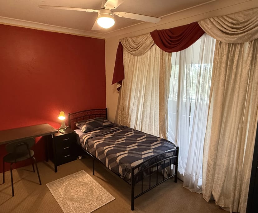 Furnished room in a flatshare