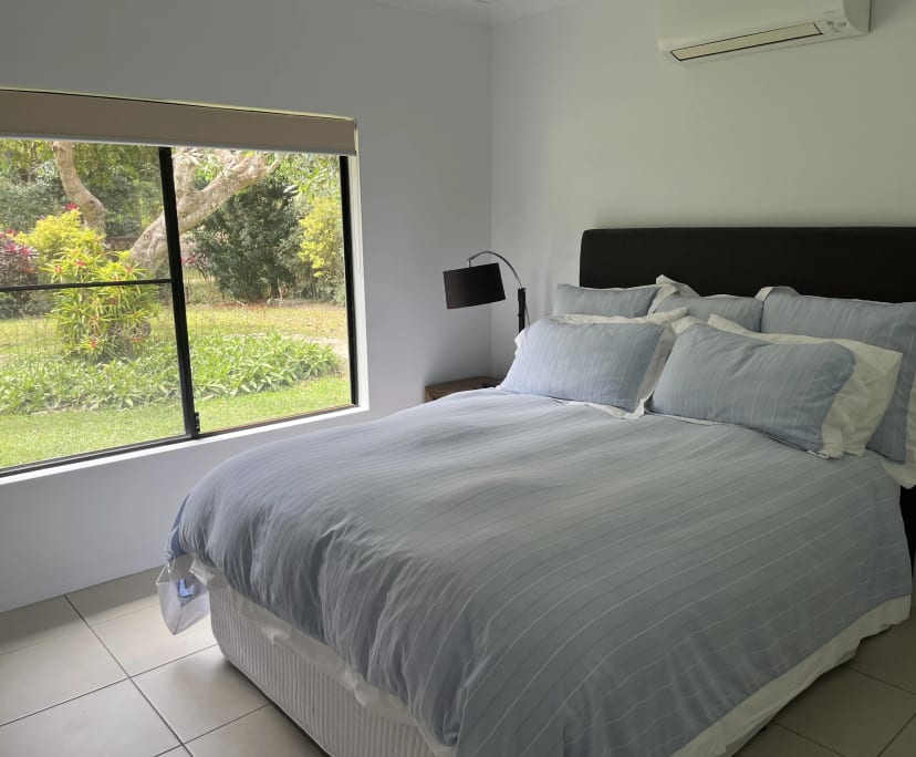 Room for Rent in Clifton Beach, Cairns 350, Furni...